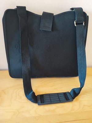 Τσάντα για laptop σαν καινούργιο, μαύρη, 37x32 εκ