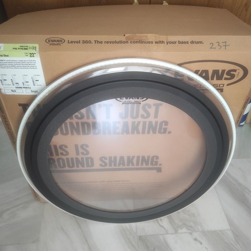 Evans EMAD Clear 22" drumhead new with Level 360 technology