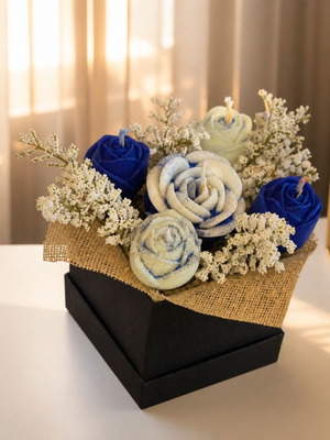 Decorative box with aromatic soy wax flower candles