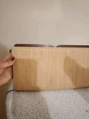 Envelope bag with straw texture, ultra elegant, beige with gold chain