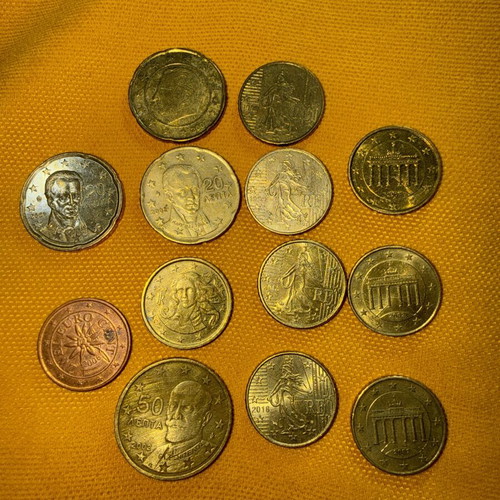 Lot of 1€, 2€ and cent coins for collectors