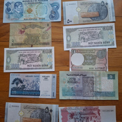 Banknotes used, set of 50 from around the world