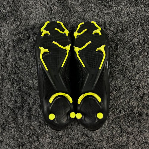 Nike Zoom Vapor 15 Academy football cleats like new, size 43, black