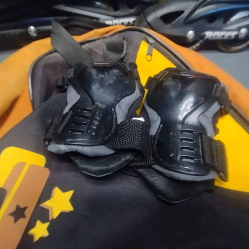 Roces S102 inline skates like new, size 42 with bag and knee protectors