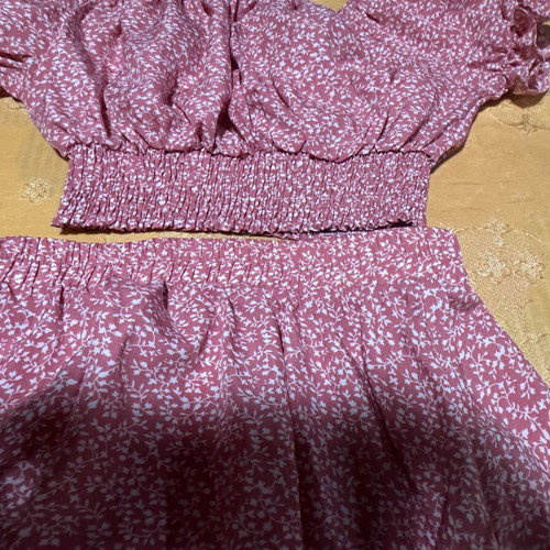 Shein summer set new, skirt and crop top Small, white pink