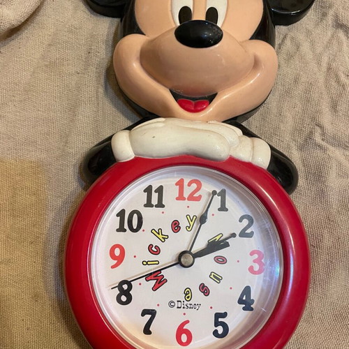Mickey wall clock like new, children's analog