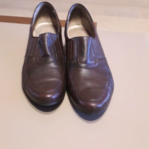 Leather shoes used with anti-slip soles brown, pumps size 39