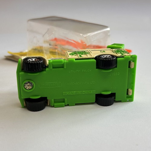 Matchbox 1993 No 74 Utility Truck Tree Care like new
