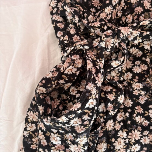 American Eagle floral dress like new with removable belt and pockets