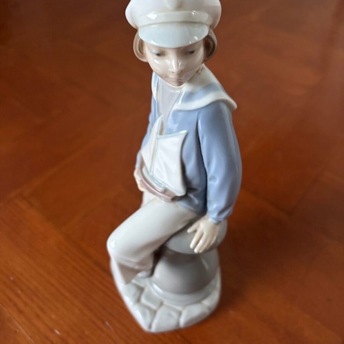 Lladro 4810 figurine like new