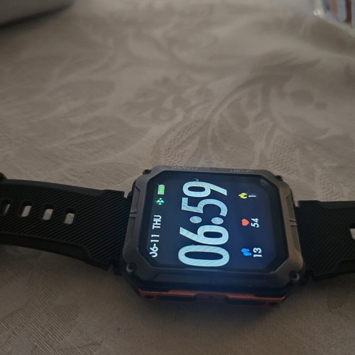 C20 Pro smartwatch like new with Bluetooth calling and fitness tracking