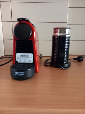 Καφετιέρα Nespresso Delonghi Essenza Mini και Aeroccino καινούργια