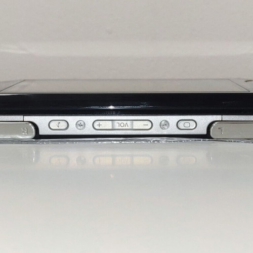 PSP GO console like new with original cables and 4GB memory card