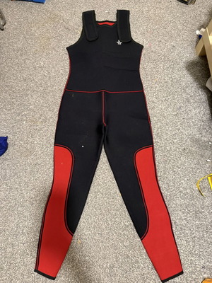 Diving suit women's size M like new
