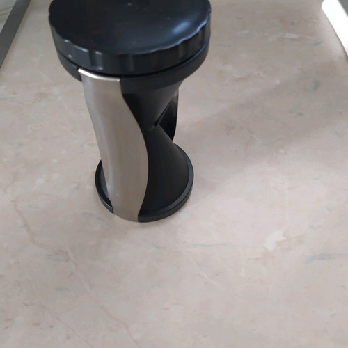 Vegetable cutter like new with double blade