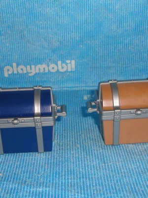Playmobil set of 4 pirate chests