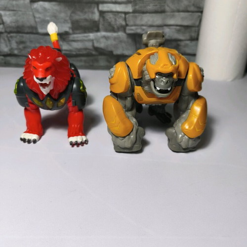 Collectible figures used, pack of 2 with sound