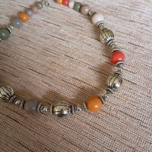 Necklace like new in excellent condition