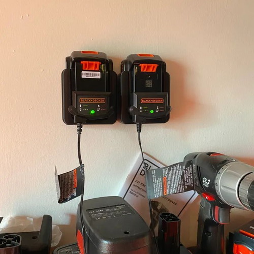 Black & Decker 20V Wall-Mounted Battery Holder new