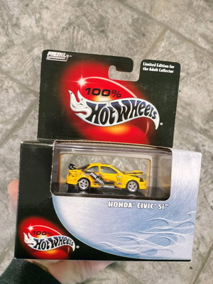 Hot Wheels Honda Civic Si Falken 1/64 Yellow-Black new