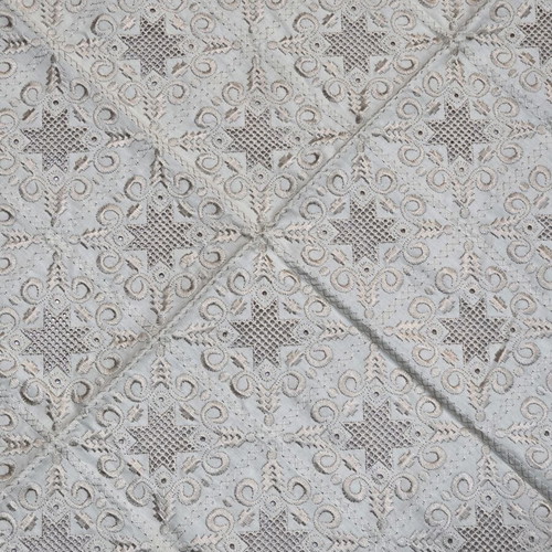 Cutwork set of 4 pieces new