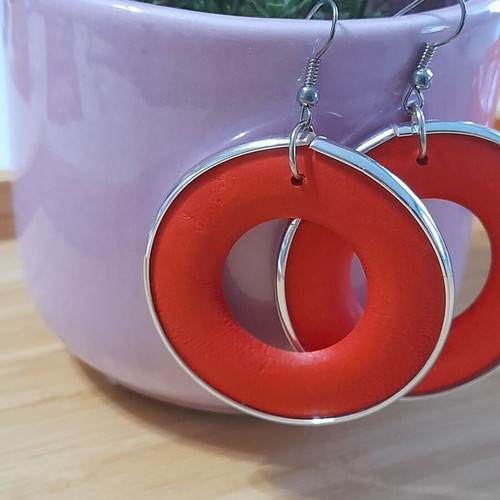 Hoop earrings like new, red with silver detail