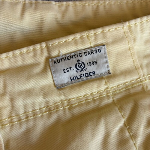 Tommy Hilfiger Butter Yellow Cargo Shorts XL relaxed fit like new