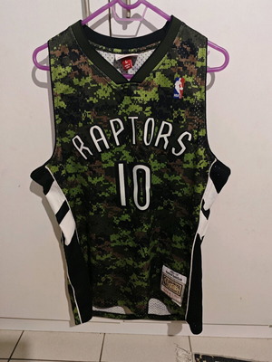 Toronto Raptors DeRozan 2011-2012 Mitchell and Ness like new