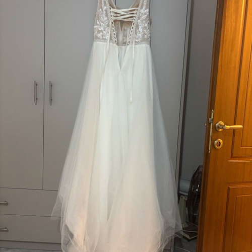 Loretti wedding dress like new, ivory white, one size