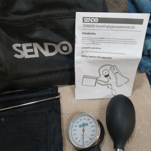 Sendo Analog Blood Pressure Monitor with Cuff and Stethoscope like new