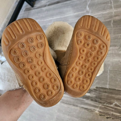 Camper boots size 22 for girl used with fur lining