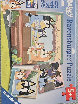 Bluey Ravensburger puzzle set 3x49 pieces like new for 5 years