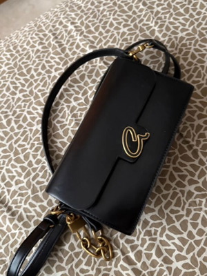 Axel leather crossbody bag, black