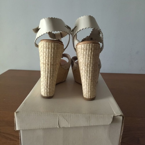 Pargiana leather platform sandals size 39 like new, white beige