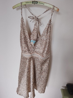 Guess top beige size M like new