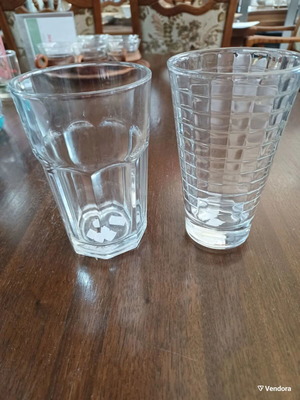 Water Glasses set of 2, like new