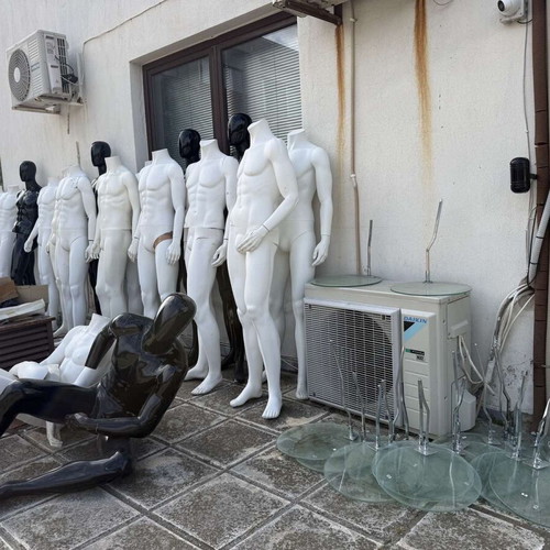 Used male display mannequins, Italian and Spanish