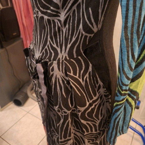 Desigual dress size M like new, multicolor with black velvet belt