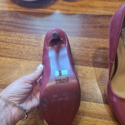 Verde burgundy pumps size 39 like new