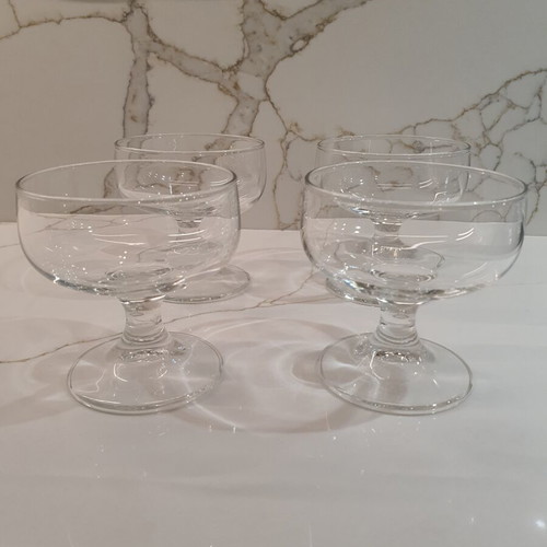Stemmed ice cream glasses set of 4 like new
