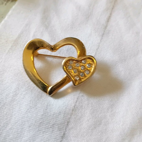 Pin used with rhinestones gold color