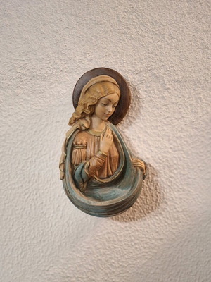 Religious decorative Virgin Mary holy water font Italy 2002 like new