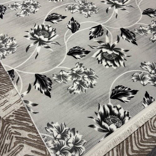 Rug 150 x 214 new, very soft for all seasons