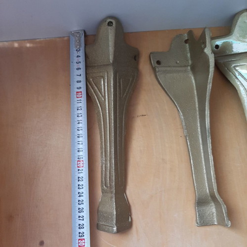 Metal furniture legs cast iron, like new, set of 4