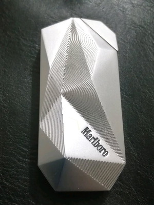 Marlboro collectible lighter like new