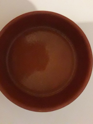 Round clay bowl like new