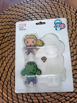 Αυτοκόλλητα Marvel σαν καινούργια για πρίζα φορτιστή ή μαλλί πλεξίματος
