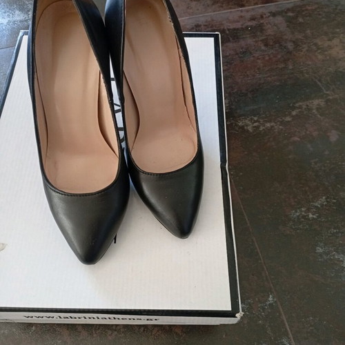 Black pumps used size 37