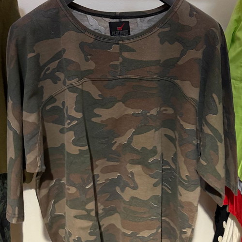 Vintage Platinum Everywear USA wide bodybuilding camo t-shirt used