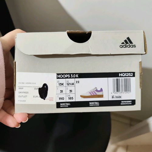 Adidas shoes no31 new with tag and box - 20,00 - Vendora.cy Adidas shoes no31 new with tag and box - 20,00 - Vendora.cy
